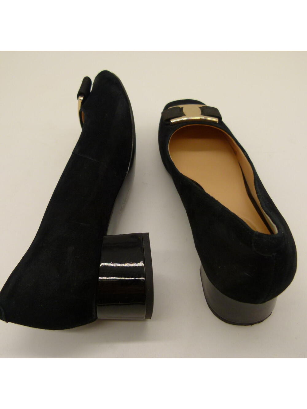 Trotters Black Velvet Heels Gold Hardware Women’s 7M - Picture 6 of 8